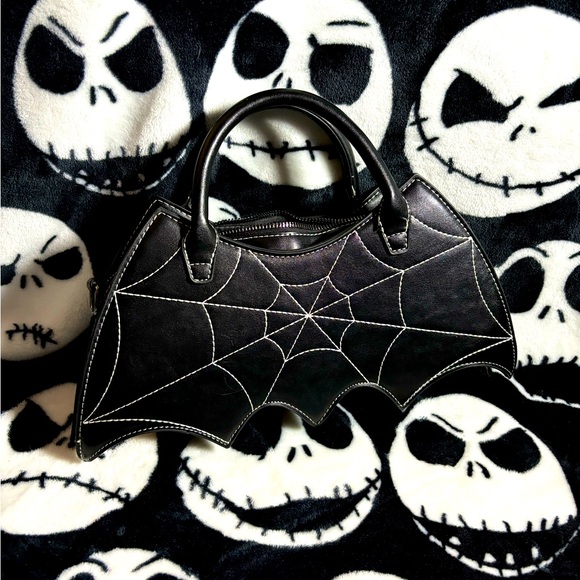 Spiderweb Bat Purse - Picture 1 of 6